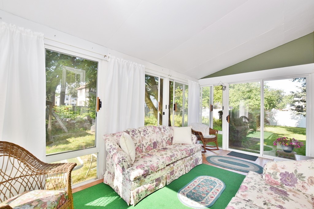62 Osborne Terrace Springfield, MA 01104 - Photo 7 of 30