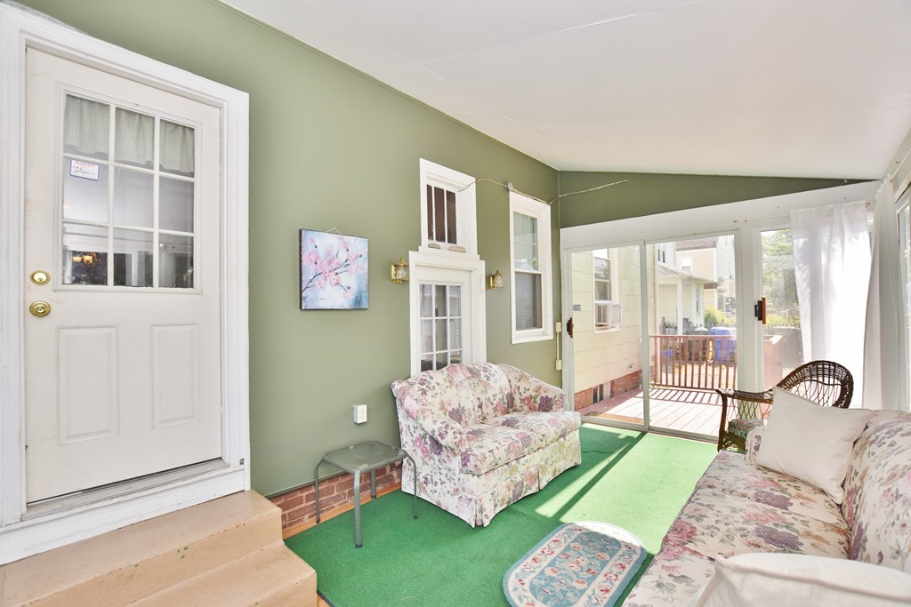 62 Osborne Terrace Springfield, MA 01104 - Photo 8 of 30