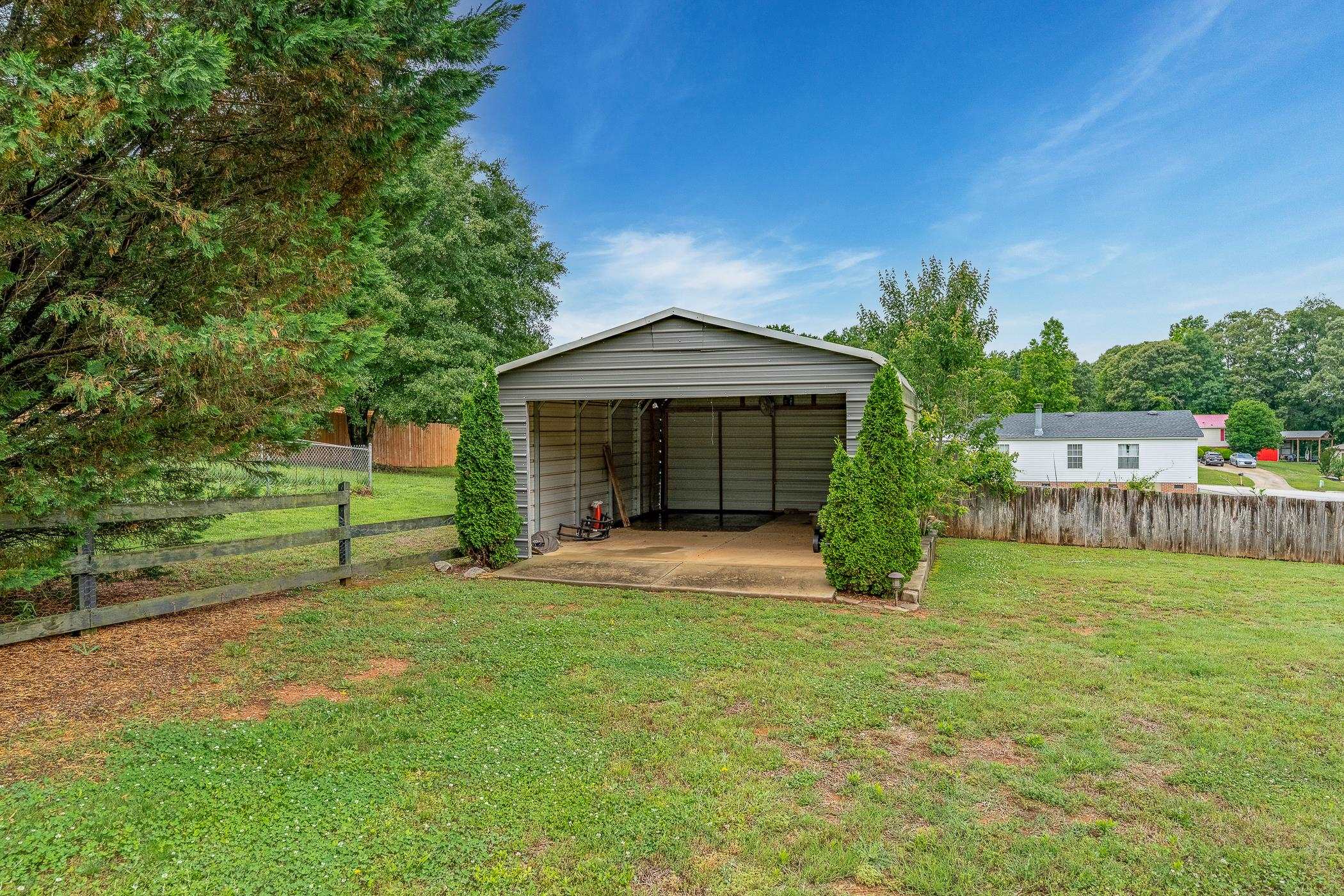 247 Perry Road Greer, SC 29651 - Photo 32 of 41 Gallery Image 32