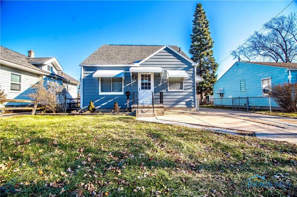 4734 Edgemont Road Toledo, OH 43611 - Photo 1 of 36 Gallery Image 1