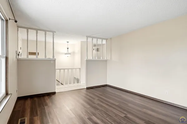 $215,000 | 2601 Southwest Kingsrow Road, Topeka, KS 66614