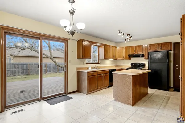 $215,000 | 2601 Southwest Kingsrow Road, Topeka, KS 66614