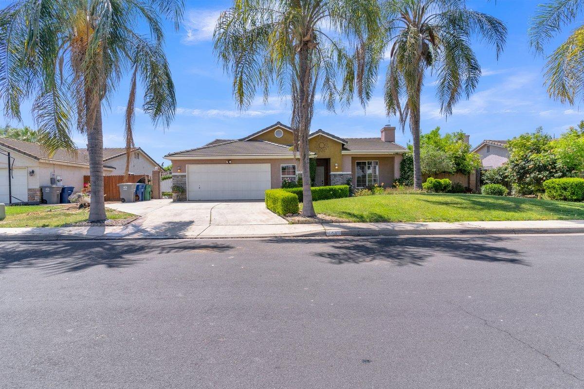 1443 North Haney Avenue Reedley, CA 93654 - Photo 3 of 24 Gallery Image 3