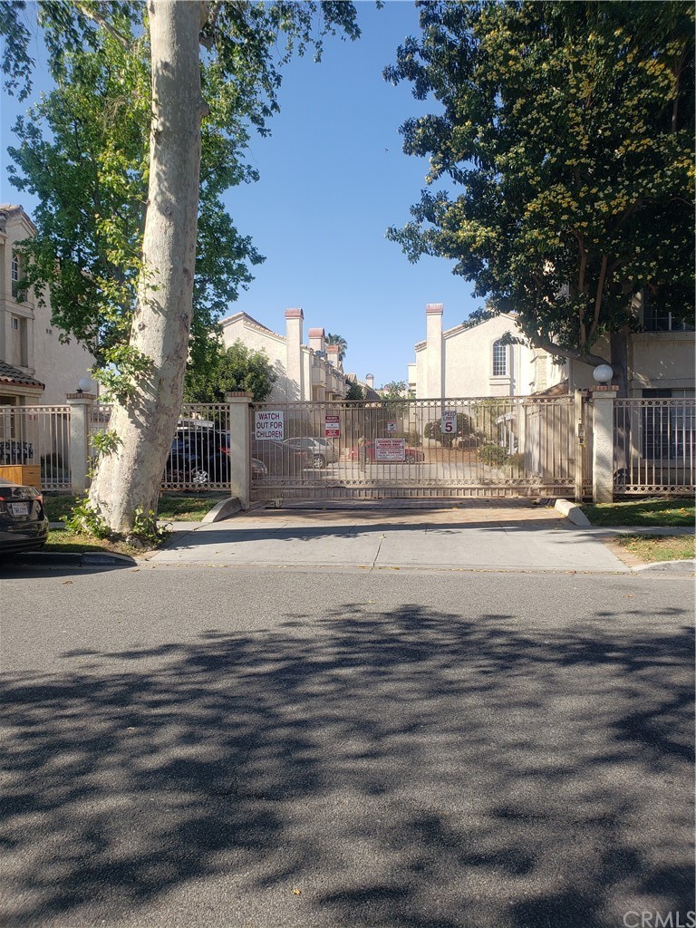 7221 Petrol Street, Unit 6 Paramount, CA 90723 - Photo 3 of 21