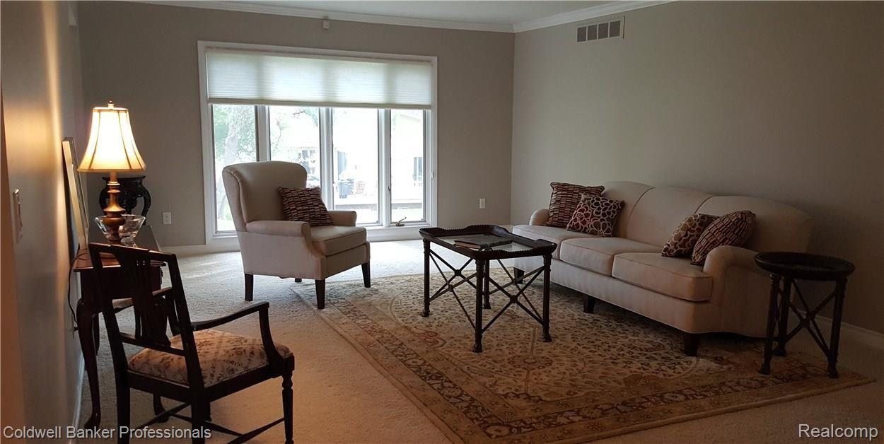 75 Foxboro Drive Rochester, MI 48309 - Photo 5 of 5 Living Room.jpg