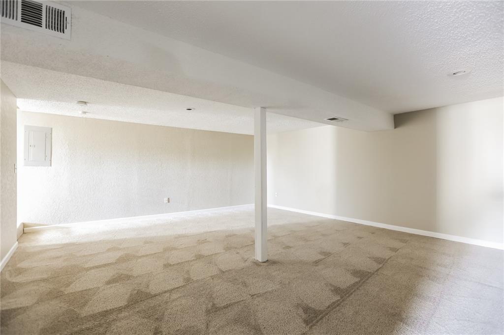 2128 Northeast Cookson Street Lee's Summit, MO 64086 - Photo 13 of 17