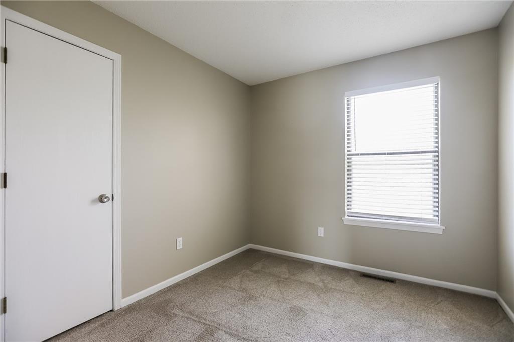 2128 Northeast Cookson Street Lee's Summit, MO 64086 - Photo 10 of 17