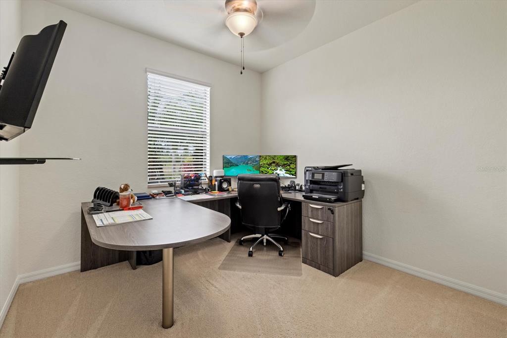 17018 Blue Rdg Place Bradenton, FL 34211 - Photo 23 of 34 a workspace with furniture and window