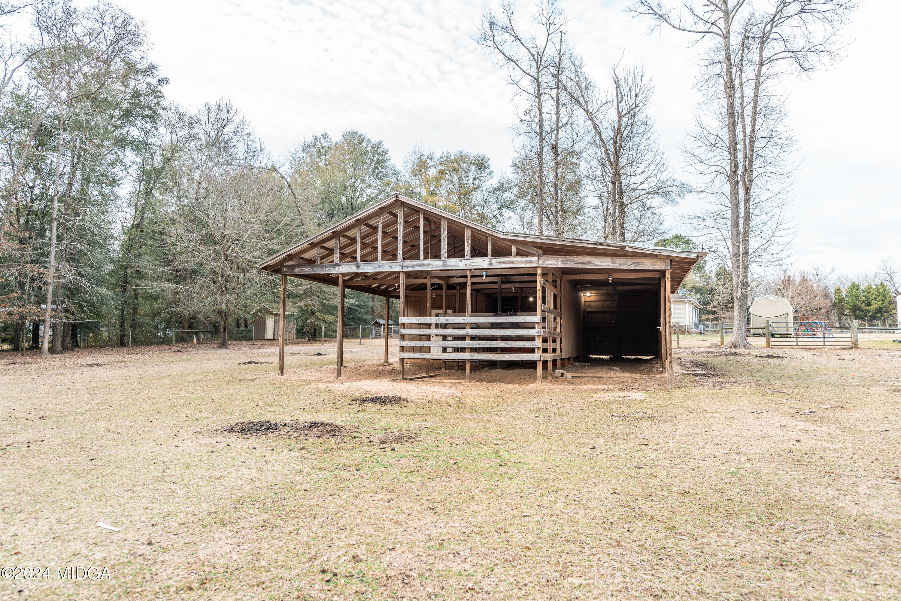 126 Harper Road Perry, GA 31069 - Photo 3 of 39 3 Stahl Barn and Tack Room