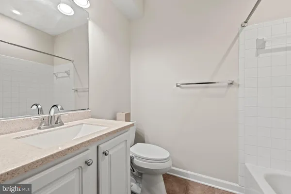 $2,000 | 22769 Fountain Grove Square, Unit 22769, Brambleton, VA 20148