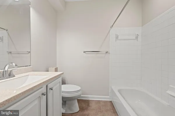 $2,000 | 22769 Fountain Grove Square, Unit 22769, Brambleton, VA 20148