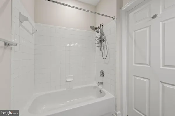 $2,000 | 22769 Fountain Grove Square, Unit 22769, Brambleton, VA 20148