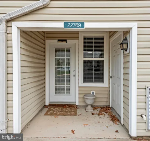 $2,000 | 22769 Fountain Grove Square, Unit 22769, Brambleton, VA 20148