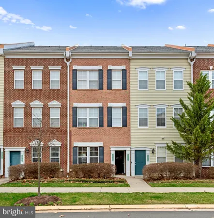 $2,000 | 22769 Fountain Grove Square, Unit 22769, Brambleton, VA 20148