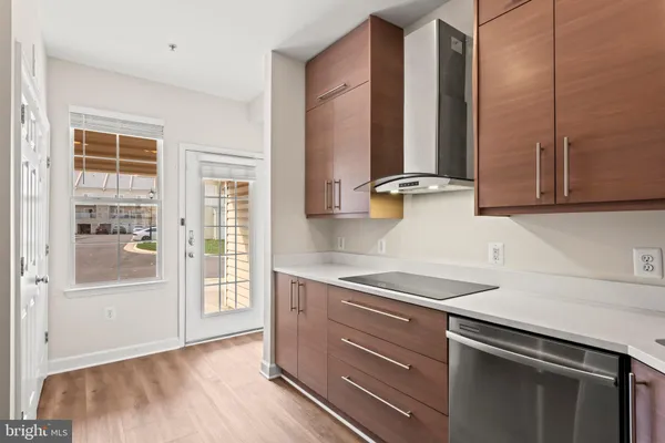 $2,000 | 22769 Fountain Grove Square, Unit 22769, Brambleton, VA 20148