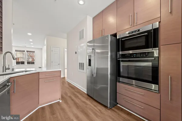 $2,000 | 22769 Fountain Grove Square, Unit 22769, Brambleton, VA 20148