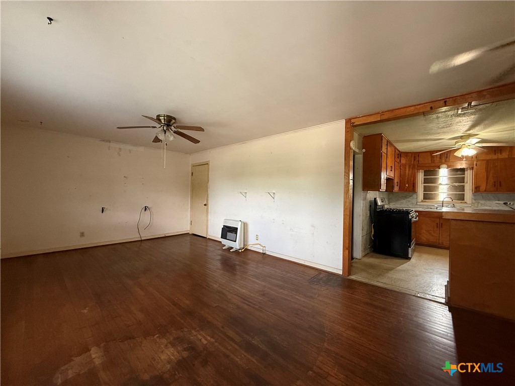 105 Sanders Street Palacios, TX 77465 - Photo 10 of 30