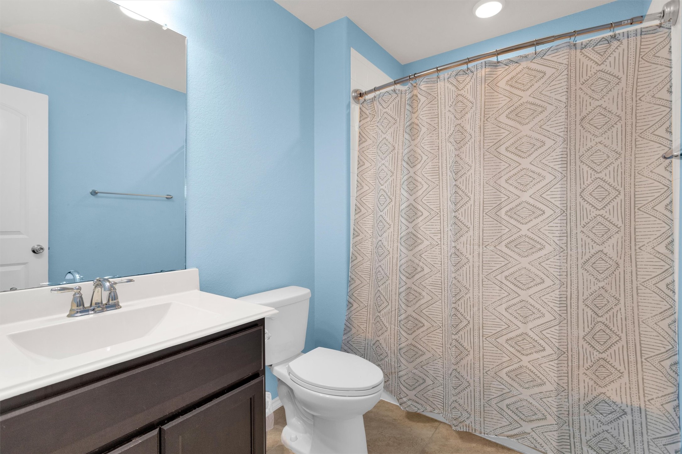 5206 Pointe Spring Crossing Spring, TX 77389 - Photo 39 of 50 Full bathroom upstairs