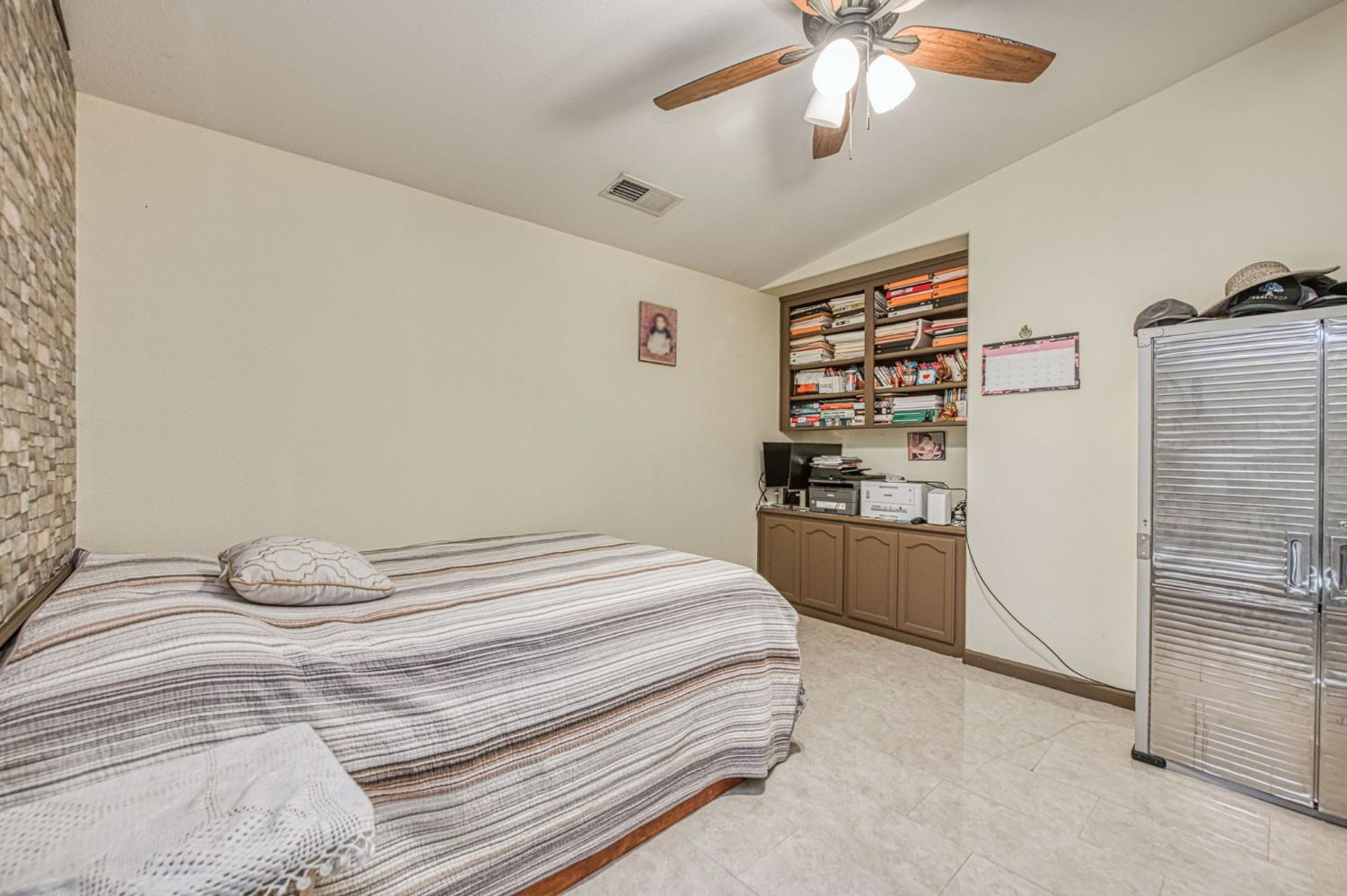 1135 Rafer Johnson Drive Kingsburg, CA 93631 - Photo 13 of 55