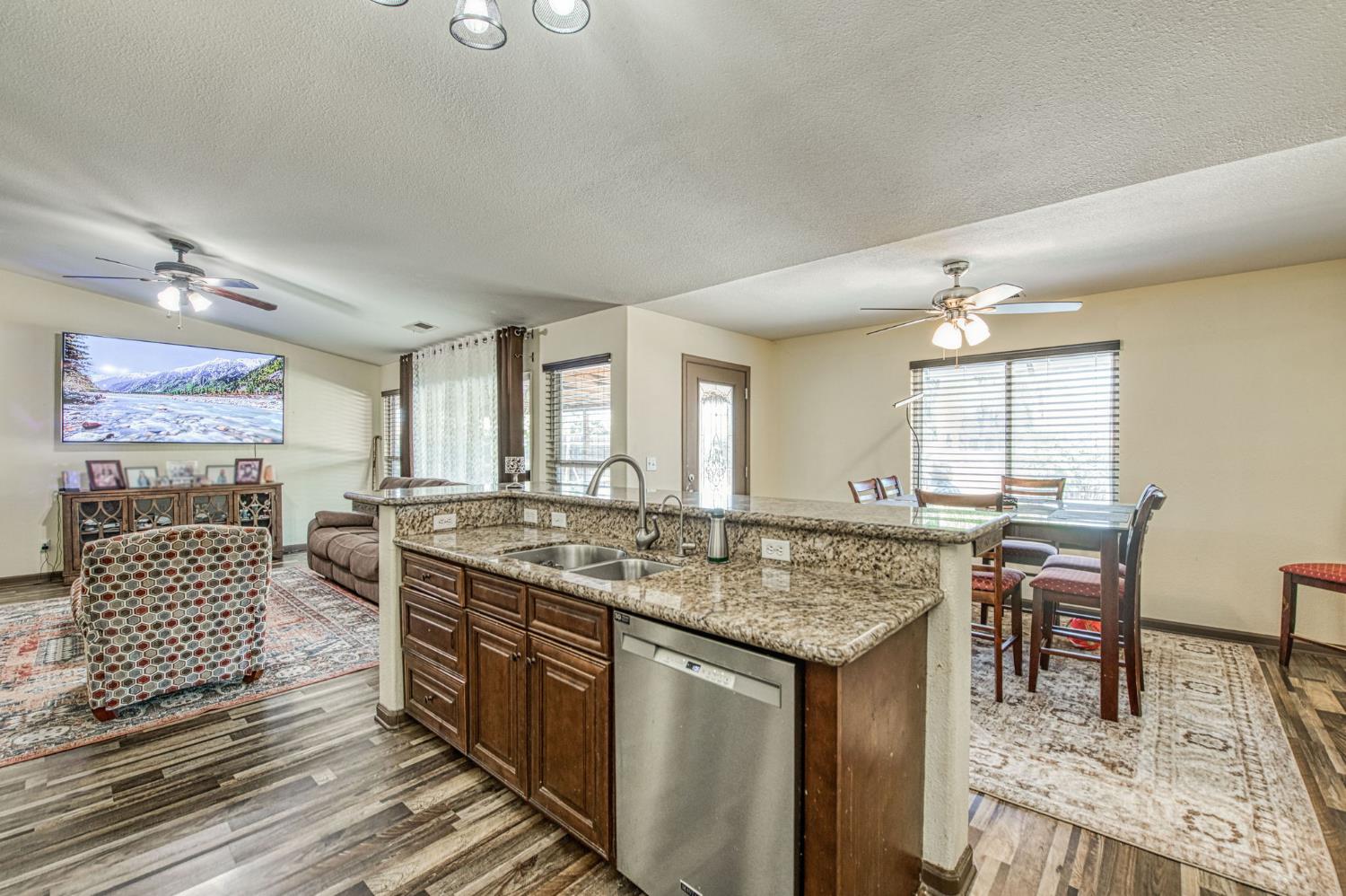 1135 Rafer Johnson Drive Kingsburg, CA 93631 - Photo 22 of 55