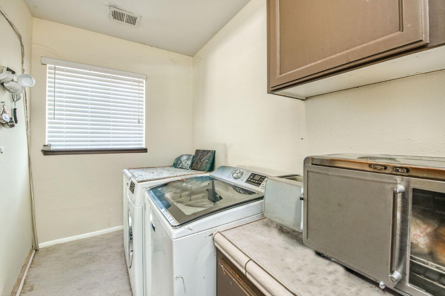 1135 Rafer Johnson Drive Kingsburg, CA 93631 - Photo 27 of 55
