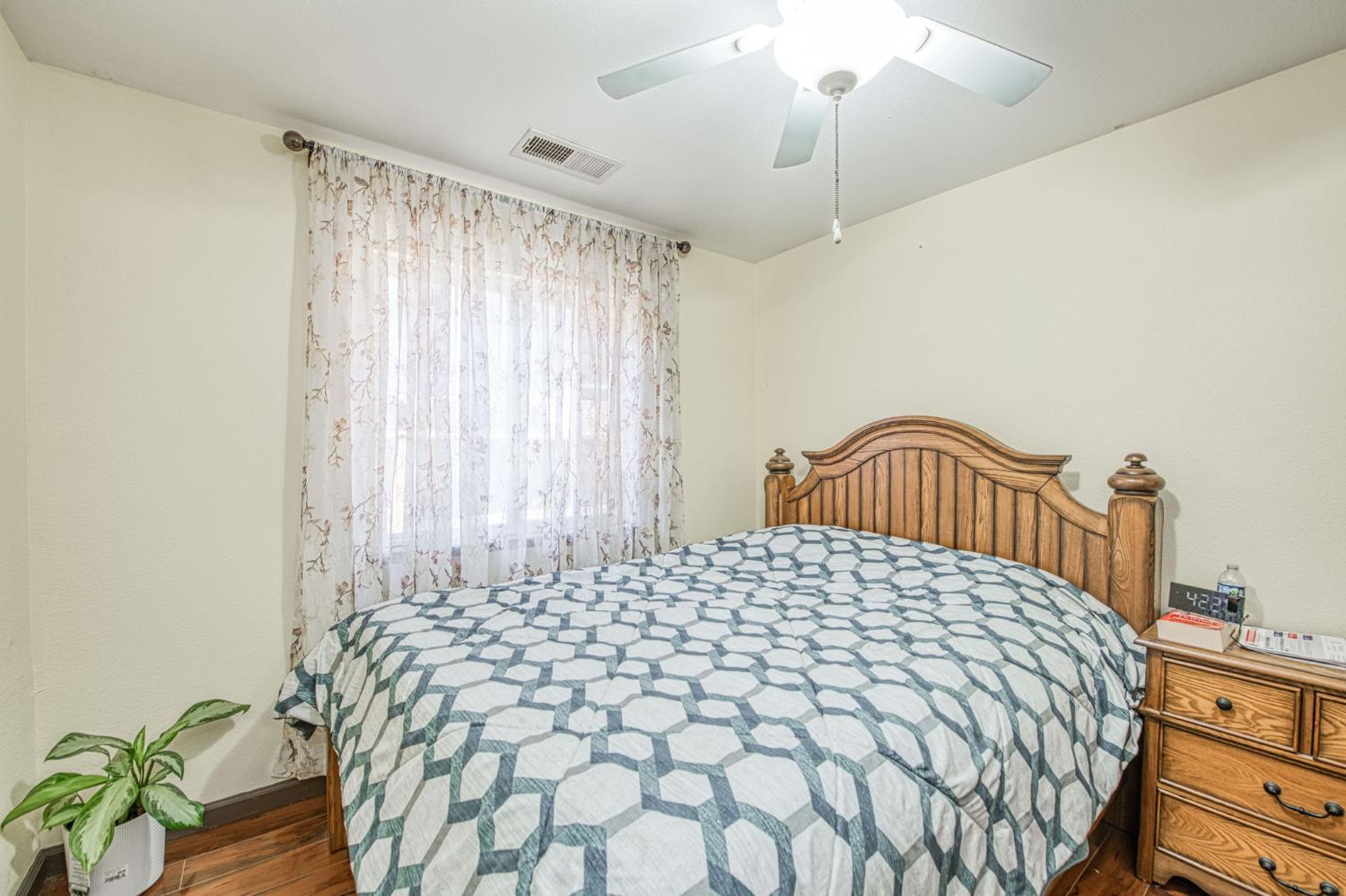 1135 Rafer Johnson Drive Kingsburg, CA 93631 - Photo 29 of 55