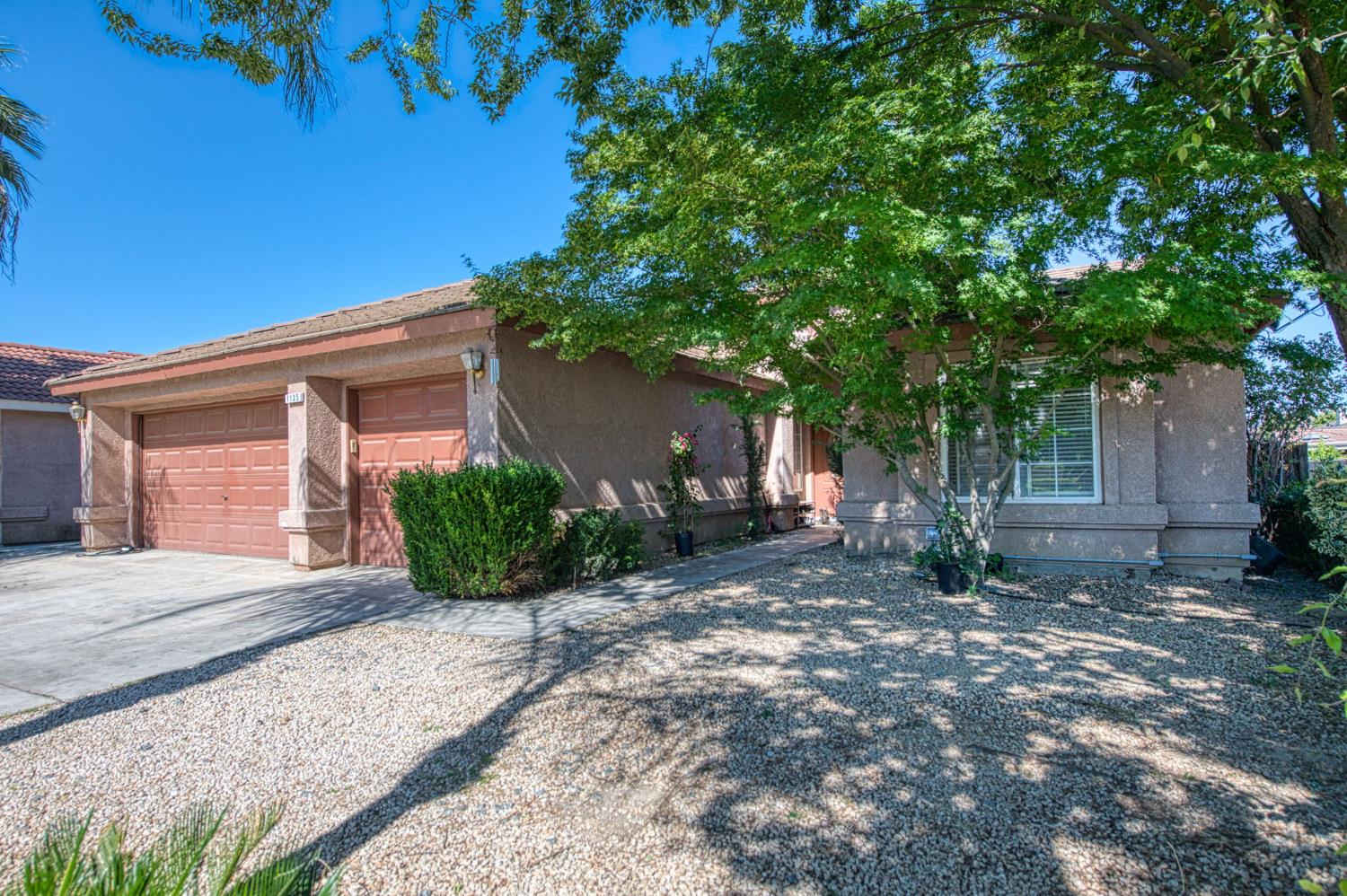 1135 Rafer Johnson Drive Kingsburg, CA 93631 - Photo 9 of 55