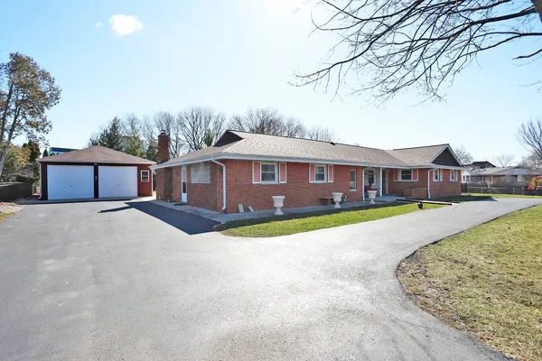 $4,200 | 409 Lexington Drive, Schaumburg, IL 60173