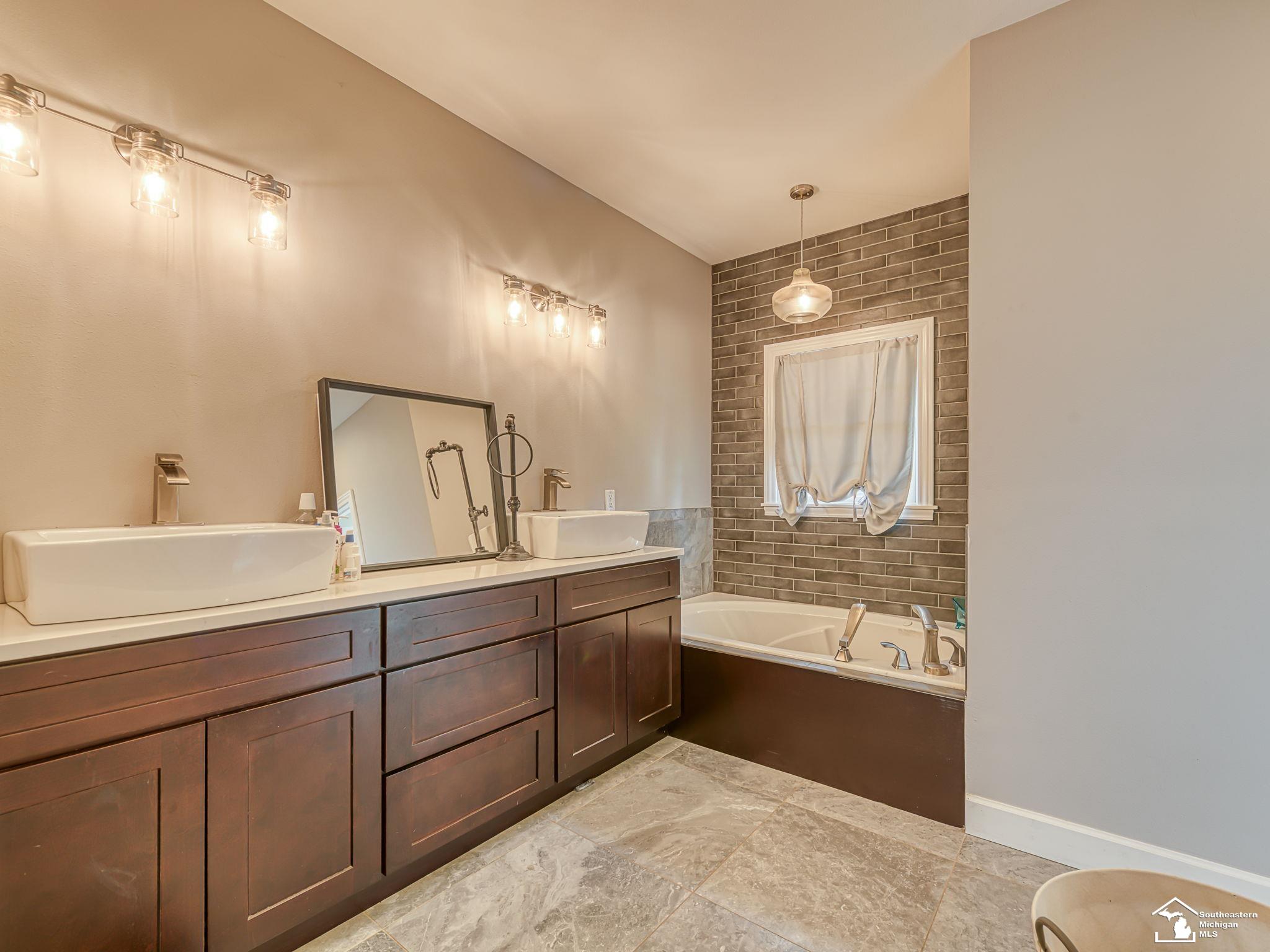 8340 Adler Road Lambertville, MI 48144 - Photo 6 of 49 Gallery Image 6