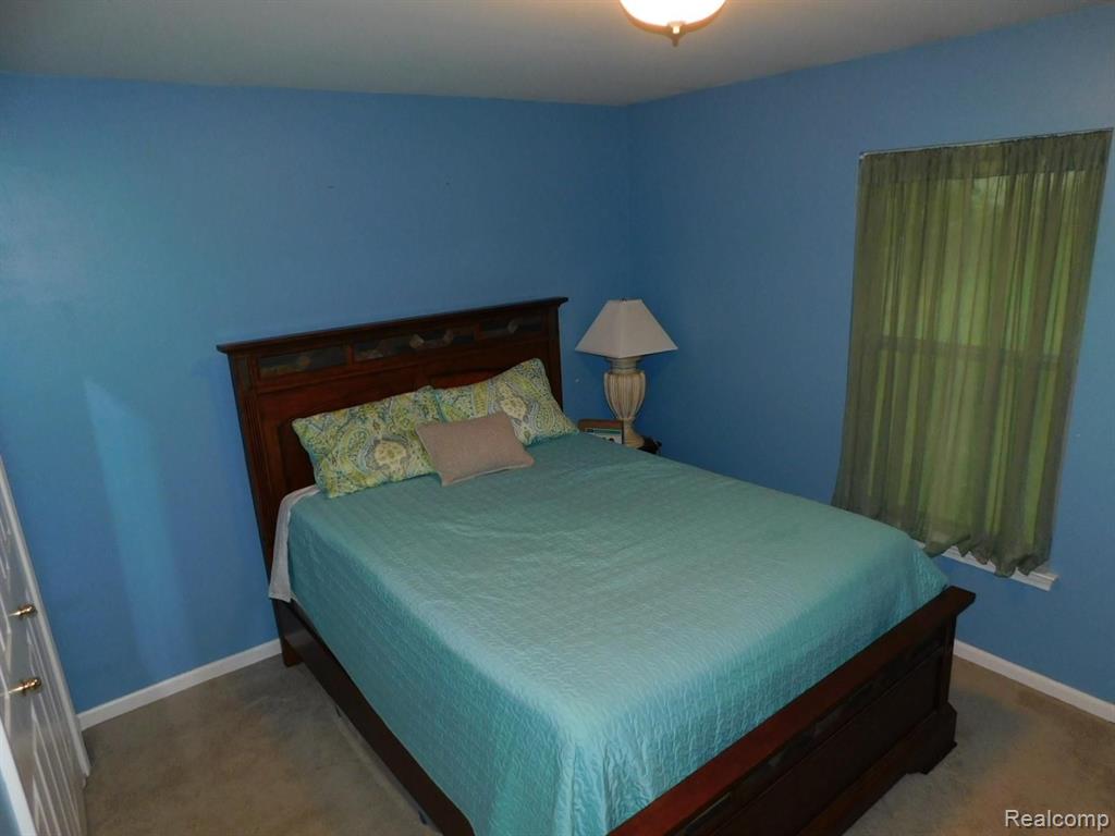 2096 West Reid Road Flint, MI 48507 - Photo 6 of 11 Gallery Image 6