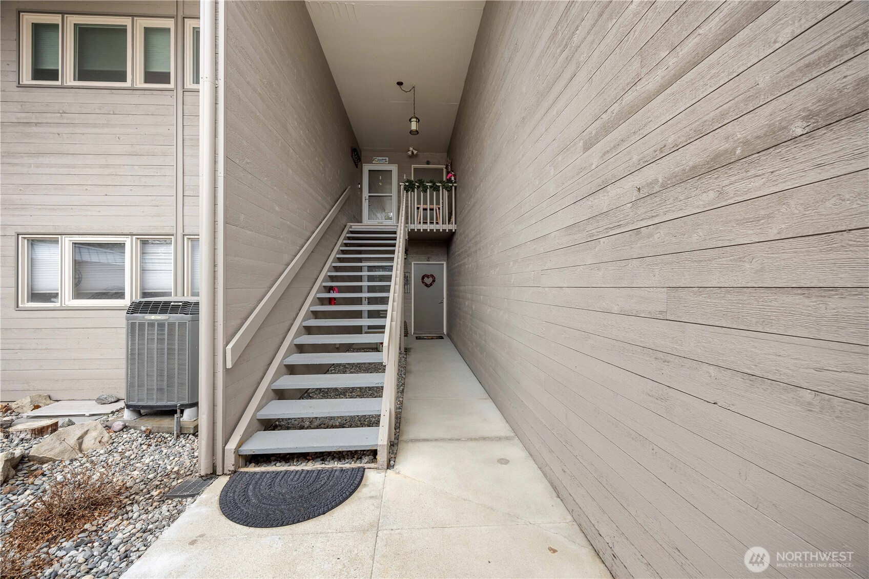 301 South 3rd Street, Unit 4 Chelan, WA 98816 - Photo 11 of 39