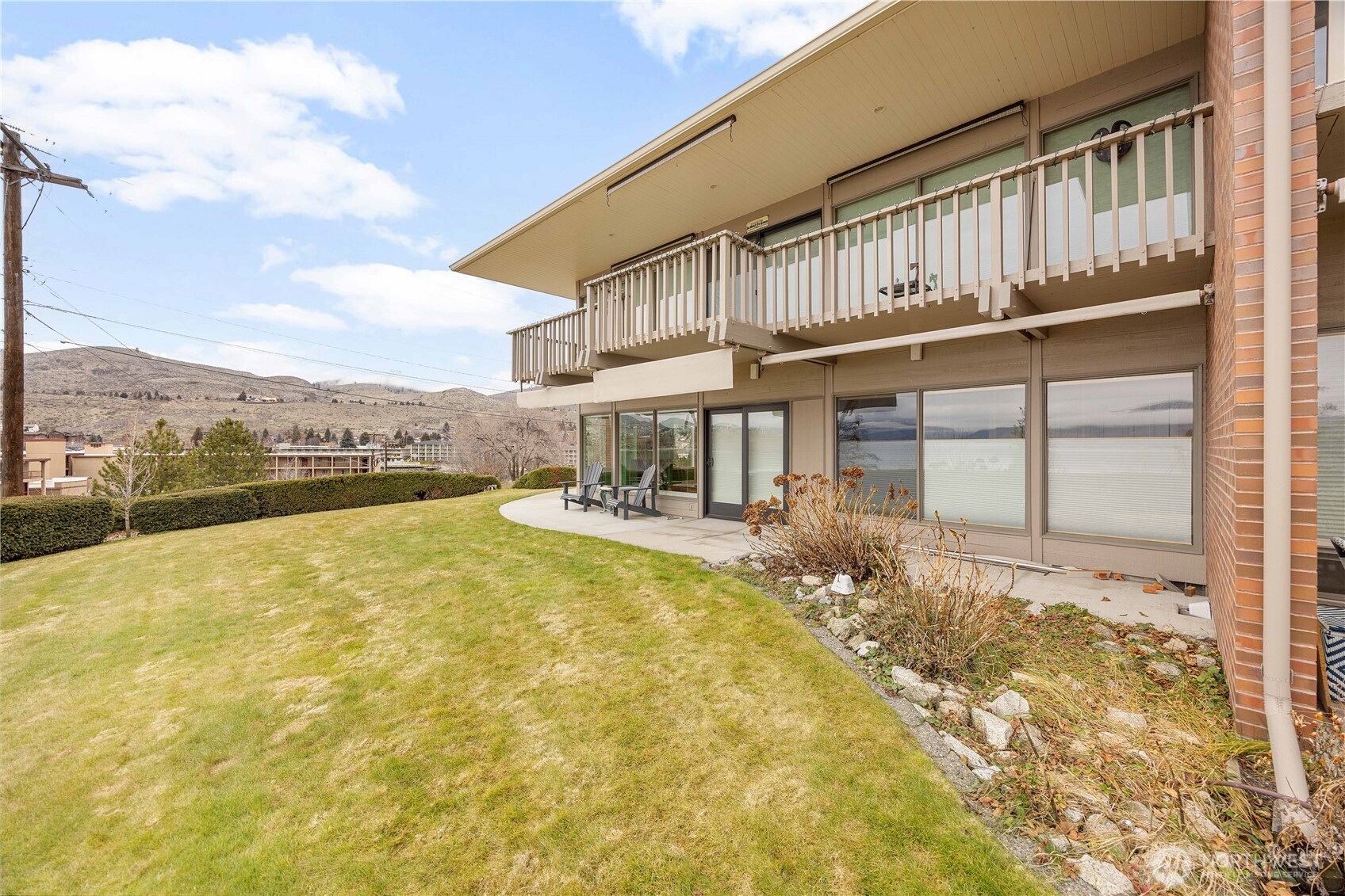 301 South 3rd Street, Unit 4 Chelan, WA 98816 - Photo 2 of 39