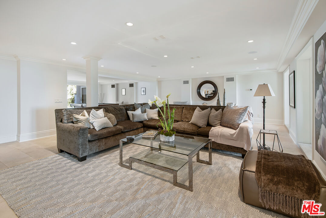 980 Stradella Road Los Angeles, CA 90077 - Photo 17 of 40