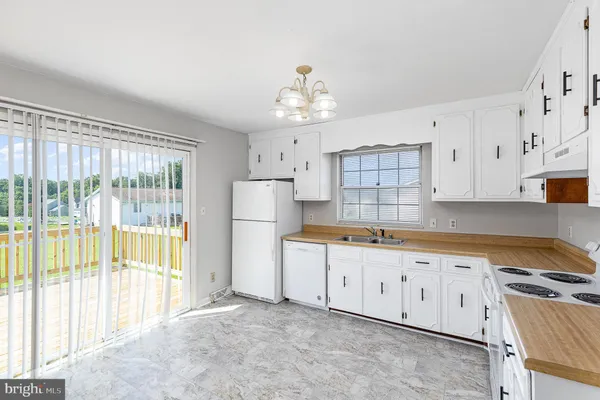 $1,525 | 1824 Meadow Drive, Fredericksburg, VA 22405