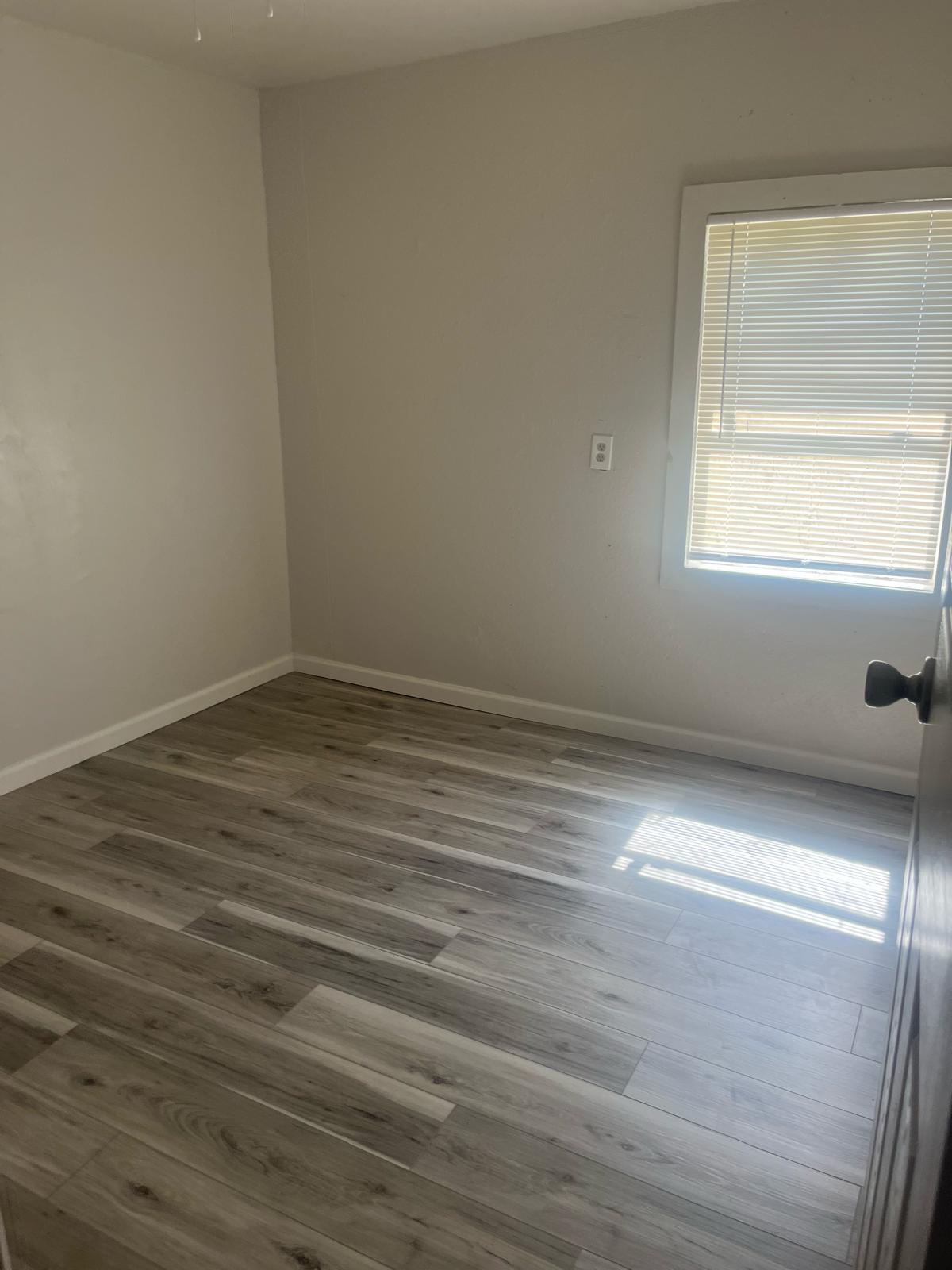3014 East Main Street Lubbock, TX 79403 - Photo 9 of 12 099abf6e-eb52-4e4e-962f-d7e3208ec796