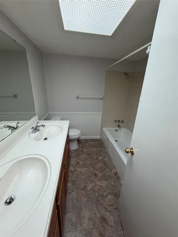 $1,595 | 1725 Toomey Road, Unit 310, Austin, TX 78704