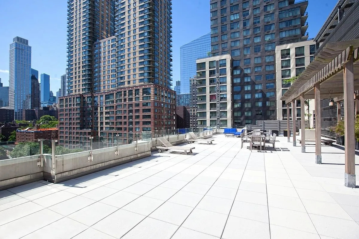 80 Riverside Boulevard, Unit 12N Manhattan, NY 10069 - Photo 18 of 19