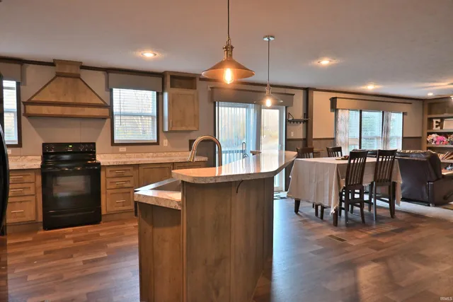 $249,700 | 2031 East 550 South, Huntingburg, IN 47542