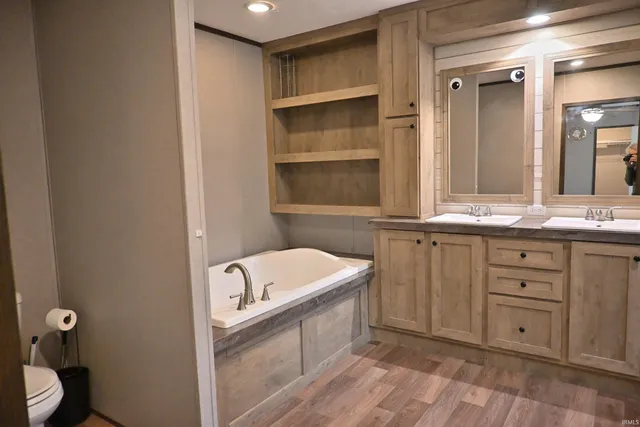 $249,700 | 2031 East 550 South, Huntingburg, IN 47542