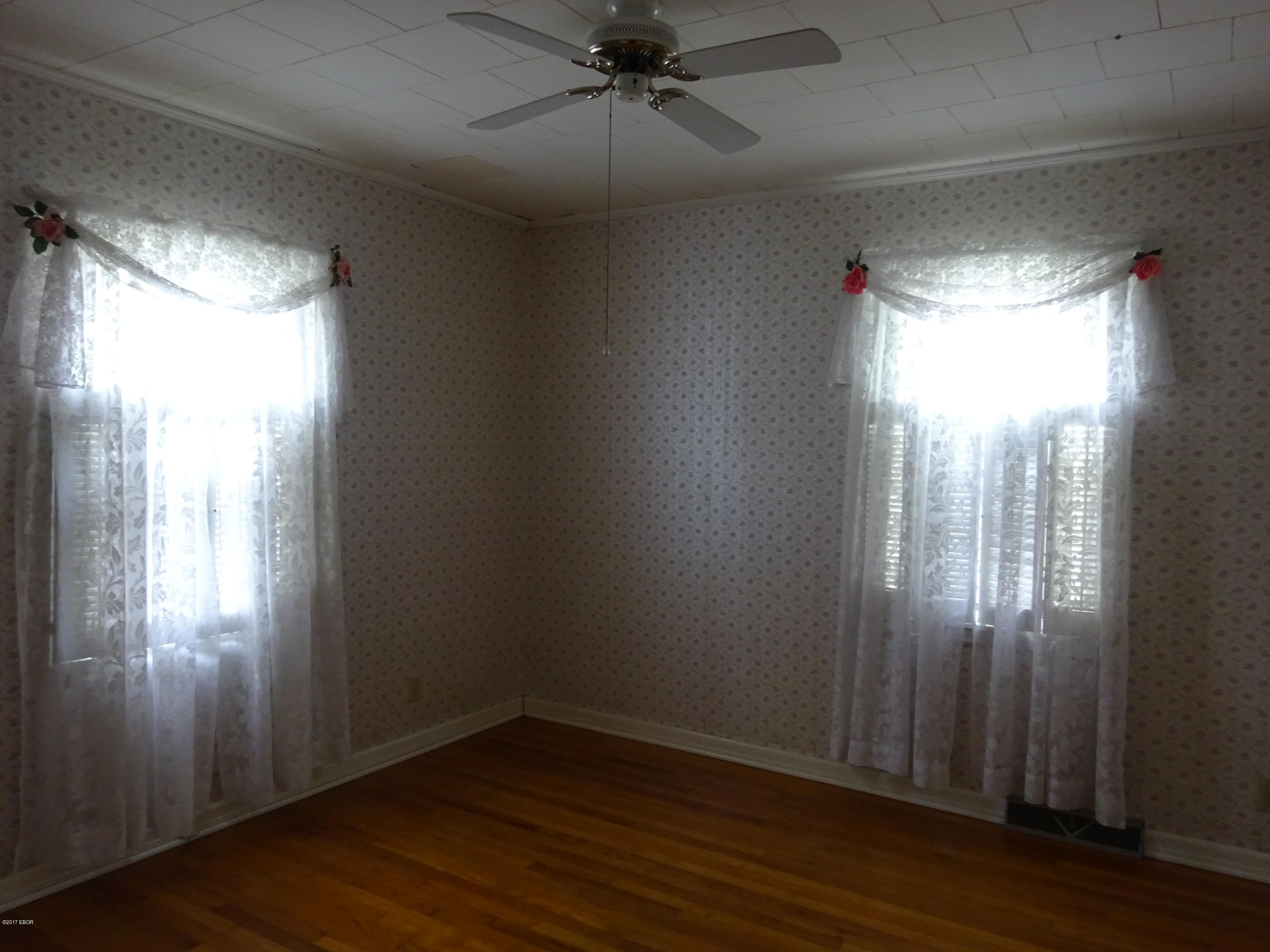 3170 Raleigh Road Eldorado, IL 62930 - Photo 3 of 14 Gallery Image 3