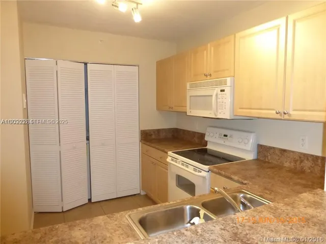 $2,450 | 529 East Sheridan Street, Unit 1071, Dania Beach, FL 33004