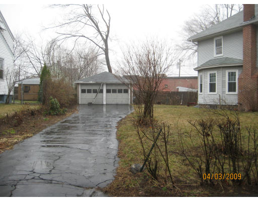 93 Brandon Road Worcester, MA 01606 - Photo 2 of 8 Gallery Image 2