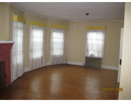 93 Brandon Road Worcester, MA 01606 - Photo 5 of 8 Gallery Image 5