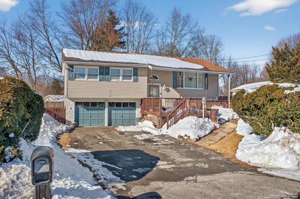 $369,900 | 14 Scotchtown Drive, Middletown, NY 10941