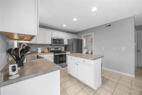 $315,000 | 1439 Kingsley Drive, O'Fallon, IL 62269