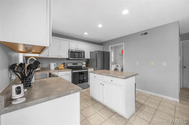 $315,000 | 1439 Kingsley Drive, O'Fallon, IL 62269