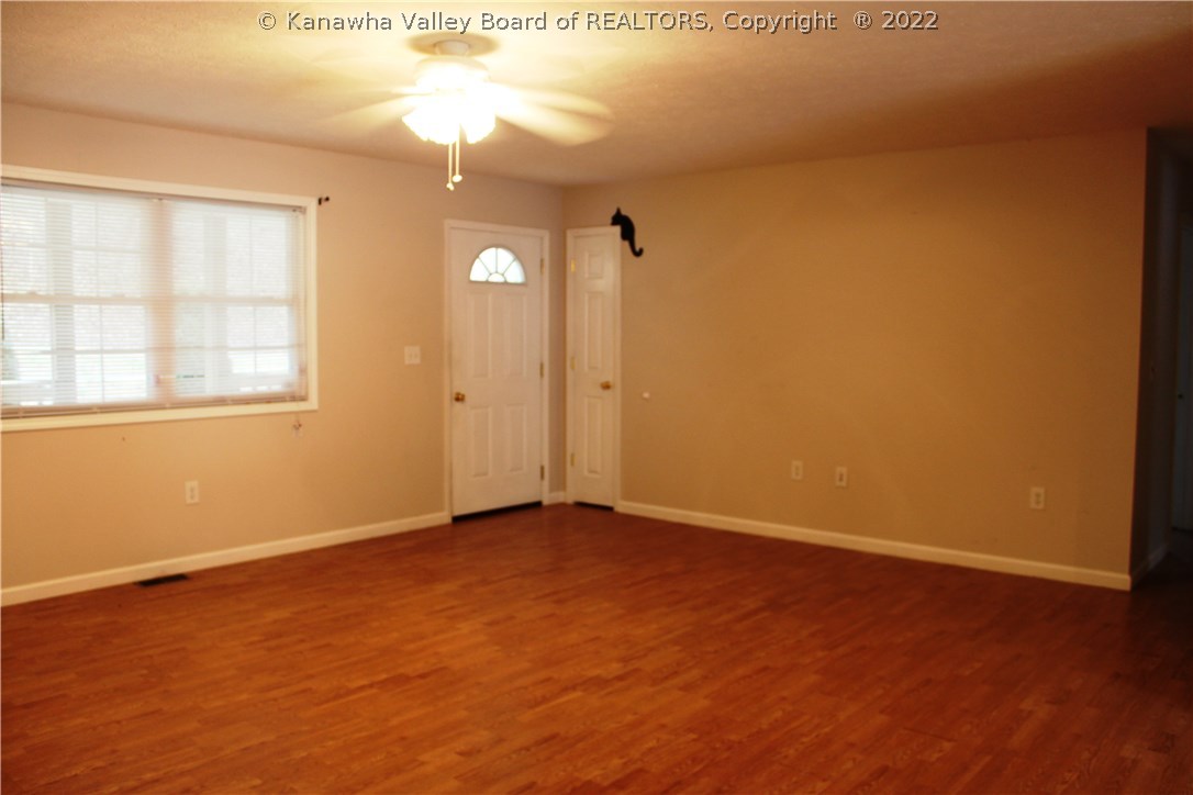 5412 Elk River Road Elkview, WV 25071 - Photo 4 of 20 Gallery Image 4