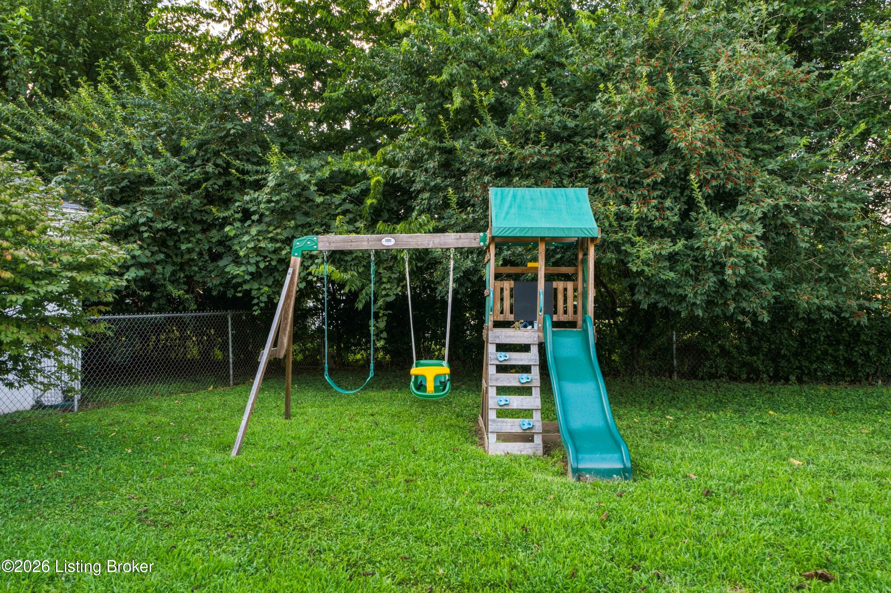 8811 Waltlee Road Louisville, KY 40291 - Photo 40 of 42 40-Backyard-Playset