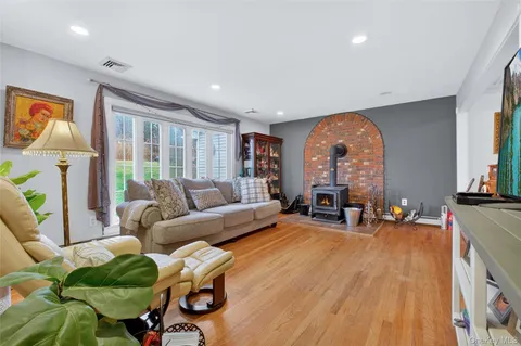 $699,999 | 81 Brandy Lane, Wappingers Falls, NY 12590