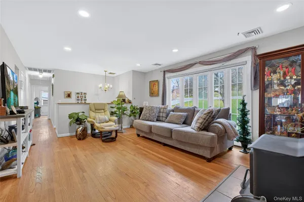 $699,999 | 81 Brandy Lane, Wappingers Falls, NY 12590